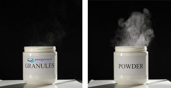 Regular powder compared to low-dust granules